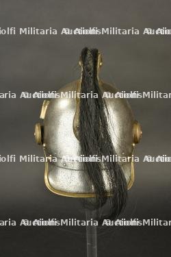 Casque modèle 1913 du 4e hussards avec pipe artisanale, provenance Loos en Gohelle. M1913 helmet of the 4th Hussars with handmade pipe from Loos-en-Gohelle. — miniature 11