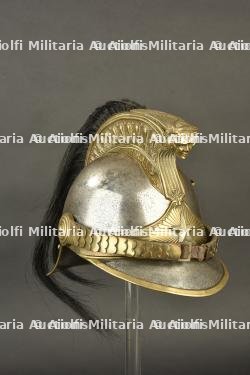 Casque modèle 1913 du 4e hussards avec pipe artisanale, provenance Loos en Gohelle. M1913 helmet of the 4th Hussars with handmade pipe from Loos-en-Gohelle. — photo 15
