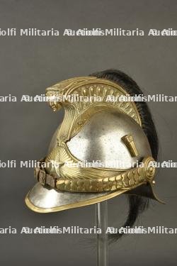 Casque modèle 1913 du 4e hussards avec pipe artisanale, provenance Loos en Gohelle. M1913 helmet of the 4th Hussars with handmade pipe from Loos-en-Gohelle. — photo 16