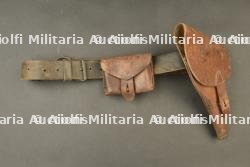 Equipements d'artilleur francais. French artilleryman equipment.
