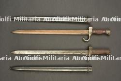 Lot de 2 épées baionnettes Berthier M1892. Lot of 2 French Berthier M1892 sword bayonets. — miniature 4