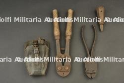 Pinces coupantes francaises et tournevis. French wire cutters and screwdriver. — photo 5