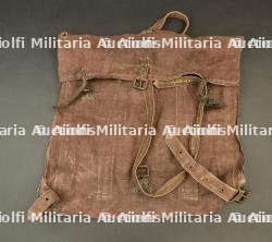 Sac à dos francais ersatz en toile marron. French ersatz backpack in brown canvas. — photo 1