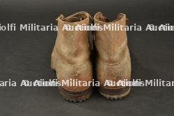 Paire de brodequins français modèle 1917. Pair of French M1917 ankle boots. — photo 11