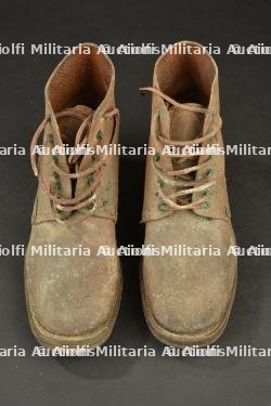 Paire de brodequins français modèle 1917. Pair of French M1917 ankle boots. — miniature 12