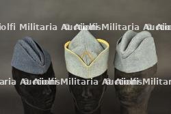 Lot de 3 bonnets de police francais. Lot of 3 French side caps.