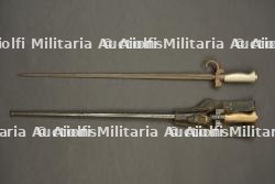 Lot de 2 épées baionnettes Lebel M1886. Lot of 2 French Lebel M1886 sword bayonets.
