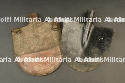 Pelle ronde et porte pelle français. French round-bladed shovel and shovel carrier. — miniature 2