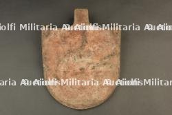Pelle ronde et porte pelle français. French round-bladed shovel and shovel carrier. — miniature 3
