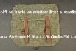 Sacoche en toile d'accessoires de mitrailleuse Hotchkiss. Canvas accessory bag for Hotchkiss machine gun.