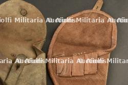 Lot de 3 étuis de révolvers et pistolet français. Lot of three French revolver and pistol holsters. — photo 2