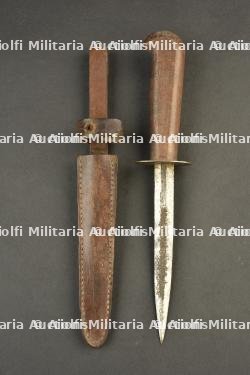 Poignard de tranchée français type Coutrot numéro 6. French Coutrot type No. 6 trench dagger.