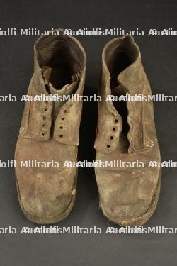 Paire de brodequins français modèle 1917. Pair of French M1917 ankle boots. — miniature 5