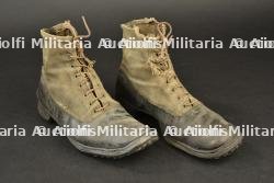 Paire de brodequins de repos du 171e de Ligne. Pair of French resting boots of the 171st Infantry Regiment.