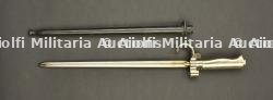 Baïonnette française M1886 raccourcie avec fourreau au même numéro. Shortened French M1886 bayonet with matching-number scabbard. — miniature 4
