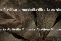 Casque Adrian d'infanterie avec impact. French infantry Adrian helmet with impact damage. — photo 2