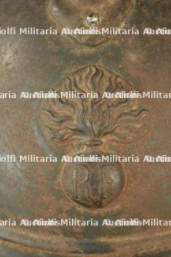 Casque Adrian d'infanterie avec impact. French infantry Adrian helmet with impact damage. — miniature 9