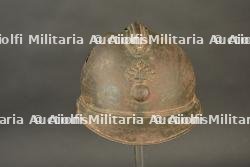 Casque Adrian d'infanterie avec impact. French infantry Adrian helmet with impact damage. — photo 10