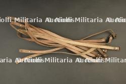 Lot de 10 jugulaires de casque Adrian. Lot of ten Adrian helmet chinstraps.