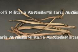 Lot de 10 jugulaires de casque Adrian. Lot of ten Adrian helmet chinstraps. — photo 2