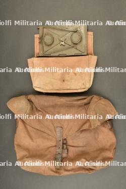 Musette d'infirmier francais et lampe Montjardet. French medic's bag and Montjardet lamp.