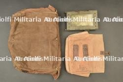 Musette d'infirmier francais et lampe Montjardet. French medic's bag and Montjardet lamp. — photo 4