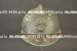 Casque Adrian en aluminium d'un officier d'infanterie. Aluminium Adrian helmet of a French infantry officer. — photo 1
