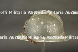 Casque Adrian en aluminium d'un officier d'infanterie. Aluminium Adrian helmet of a French infantry officer. — miniature 3