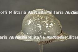 Casque Adrian en aluminium d'un officier d'infanterie. Aluminium Adrian helmet of a French infantry officer. — miniature 6