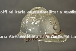 Casque Adrian en aluminium d'un officier d'infanterie. Aluminium Adrian helmet of a French infantry officer. — photo 7