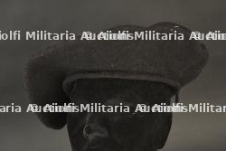 France 40 tarte d'un soldat du 159e Régiment d'Infanterie Alpine. 1940 French Alpine Infantry beret of a soldier of the 159th Regiment.