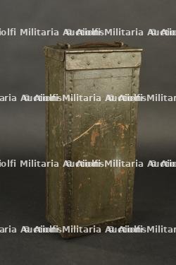 Caisse pour bandes rigides de mitrailleuse Hotchkiss belge. Belgian Hotchkiss rigid ammunition-strip box. — miniature 4