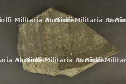 Fragment de la cloche de l'église Saint Martin de Ypres détruite en novembre 1914. Fragment of the bell of Saint Martin's Church in Ypres destroyed in November 1914.