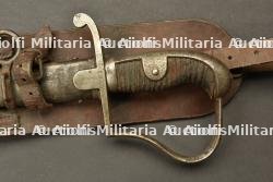 Sabre allemand Blucher de l'artillerie avec porte sabre en cuir. German Blücher artillery sabre with leather sword carrier. — miniature 13