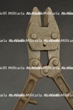 Pince coupante allemande dans son étui en toile. German wire cutters in canvas case. — photo 3
