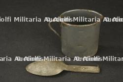 Gamelle, quart et couverts allemands. German mess tin, cup and cutlery. — miniature 5