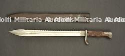 Baïonnette allemande 98-05 à dents de scie et fourreau fer. German S98/05 sawback bayonet with iron scabbard.