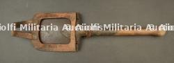Pelle individuelle allemande avec son étui cuir. German entrenching shovel with leather carrier.