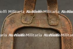 Pelle individuelle allemande avec son étui cuir. German entrenching shovel with leather carrier. — photo 2