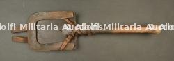 Pelle individuelle allemande avec son étui cuir. German entrenching shovel with leather carrier. — photo 3