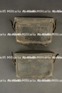 Vraie paire de cartouchières allemandes M1895 du FR86. Genuine pair of German M1895 ammunition pouches of Fusilier Regiment 86. — photo 1
