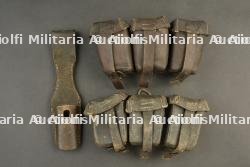 Cartouchières et porte baïonnette allemand. German ammunition pouches and bayonet frog.