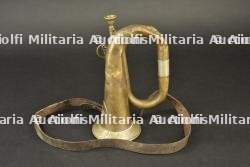 Signalhorn du JR23 avec sa sangle. Signal horn of German Infantry Regiment 23 with strap. — photo 3