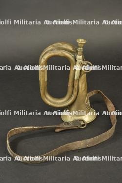 Signalhorn du JR23 avec sa sangle. Signal horn of German Infantry Regiment 23 with strap. — miniature 4