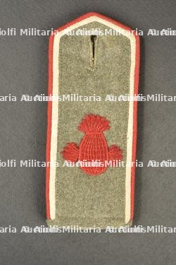 Patte d'épaule M07 troupe du 1 Garde Feld Artillerie Regiment. M1907 enlisted shoulder strap of the 1st Guard Field Artillery Regiment.