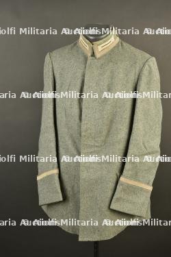Bluse M1915 d'un sous officier du 1er régiment d'artillerie de la Garde. M1915 Bluse of an NCO of the 1st Guard Artillery Regiment.