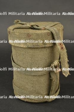 Rare étui ersatz pour masque anti gaz pour chevaux allemand. Rare German ersatz horse gas-mask container.
