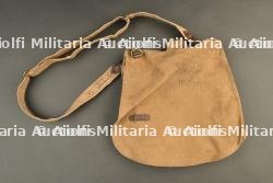 Un sac à pain allemand avec bretelle régimentée FAR70 de Metz Morhange. German bread bag with regimental strap of Field Artillery Regiment 70. — photo 1