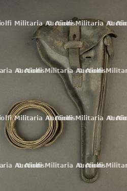 Etui et bretelle de P08 d'artillerie. German artillery P08 holster and shoulder strap. — photo 1