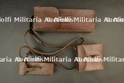Lot de 3 sacoches allemandes en cuir. Lot of three German leather equipment satchels.